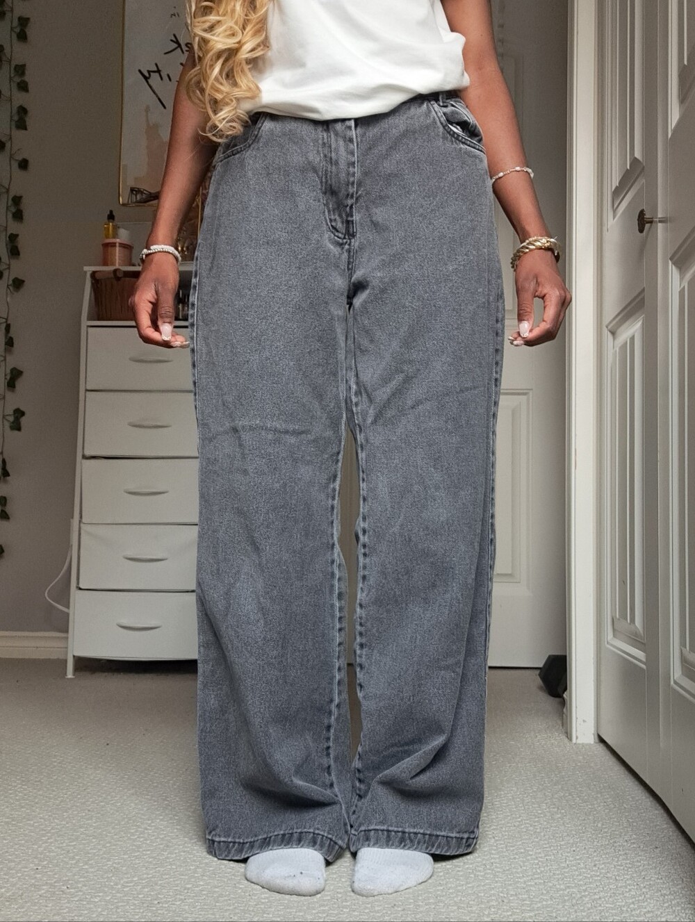 High-Rise Wide-Leg Jeans in Washed Gray
